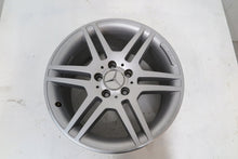 Laden Sie das Bild in den Galerie-Viewer, 1x Alufelge 17 Zoll 8.5" 5x112 58ET Silber A2044014602 Mercedes-Benz W204 FEL1125069996dd