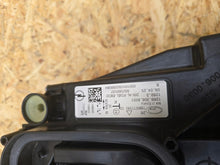 Laden Sie das Bild in den Galerie-Viewer, Frontscheinwerfer Opel Astra 662588537 Rechts Scheinwerfer Headlight SCH4811021582sl
