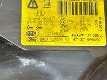 Laden Sie das Bild in den Galerie-Viewer, Frontscheinwerfer Ford Fiesta 8A61-13W029-AJ 8A6113W029 Rechts Headlight SCH8823033997mc