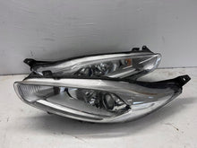 Laden Sie das Bild in den Galerie-Viewer, Frontscheinwerfer Ford Fiesta I Ein Stück (Rechts oder Links) Headlight SCH2576702593kq