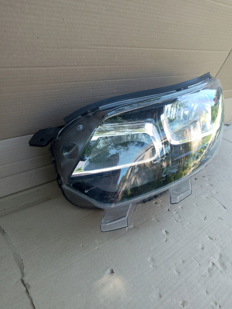 Frontscheinwerfer Citroën Jumpy Zafira C Vivaro 00197076-06 Links Headlight