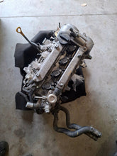 Laden Sie das Bild in den Galerie-Viewer, Motor Kia Sportage G4FD 1.6 GDI 2011 Benzin Engine Unkomplett