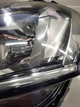 Load image into Gallery viewer, Frontscheinwerfer VW 7L1941005B Ein Satz Scheinwerfer Headlight SCH5400680356lp