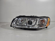 Load image into Gallery viewer, Frontscheinwerfer Volvo V70 S80 1084670957456 Links Scheinwerfer Headlight SCH9307159611qk