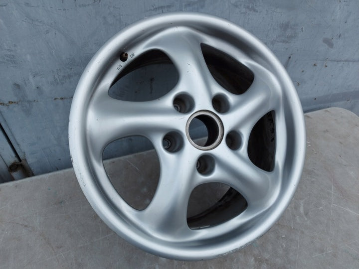1x Alufelge 17 Zoll 8.5" 5x130 Silber 99636212605 Porsche 911 996 Rim Wheel FEL5214244812hq