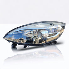 Laden Sie das Bild in den Galerie-Viewer, Frontscheinwerfer Renault Scenic 260601946R Halogen Rechts oder Links