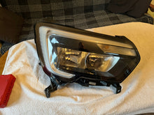 Load image into Gallery viewer, Frontscheinwerfer Renault Master III 260105567R LED Rechts Headlight