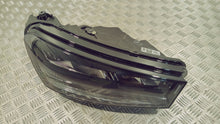 Laden Sie das Bild in den Galerie-Viewer, Frontscheinwerfer Skoda Fabia IV 6VB941016 LED Rechts Scheinwerfer Headlight SCH2944637783bw