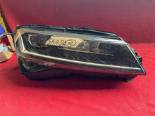 Laden Sie das Bild in den Galerie-Viewer, Frontscheinwerfer Skoda Superb III 3V1941016E Rechts Scheinwerfer Headlight SCH8429991941yp