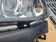 Laden Sie das Bild in den Galerie-Viewer, Frontscheinwerfer Renault Clio III 8200865607 Links Scheinwerfer Headlight SCH8447401026gv