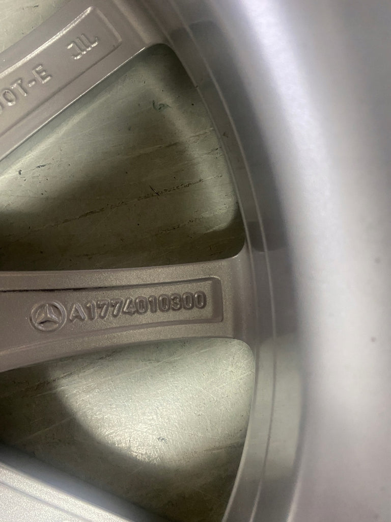 1x Alufelge 17 Zoll 6.5" 5x112 44ET Glanz Silber A1774010300 Mercedes-Benz W177