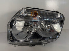 Laden Sie das Bild in den Galerie-Viewer, Frontscheinwerfer Dacia Duster 2606000069R Links Scheinwerfer Headlight SCH1262077488xo