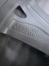 Laden Sie das Bild in den Galerie-Viewer, 1x Alufelge 17 Zoll 6.5&quot; 5x112 46ET 5E3601025AC Skoda Octavia 5e3 Rim Wheel