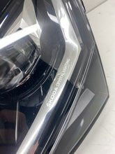 Laden Sie das Bild in den Galerie-Viewer, Frontscheinwerfer Skoda Superb III 3V1941015D LED Links Scheinwerfer Headlight