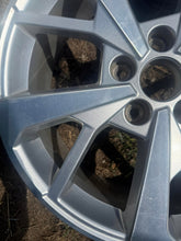 Load image into Gallery viewer, 1x Alufelge 18 Zoll 7.0" 5x112 43ET 83A601025J Audi Q3 Rim Wheel FEL7672962100hn