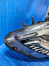 Laden Sie das Bild in den Galerie-Viewer, Frontscheinwerfer Mercedes-Benz Sprinter A9109065800 LED Rechts Headlight
