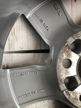 Load image into Gallery viewer, 1x Alufelge 16 Zoll 7.0&quot; 5x112 35ET Glanz Silber 8W0601025 Audi Rim Wheel