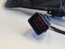 Load image into Gallery viewer, Frontscheinwerfer Volvo S60 II V60 31299991 89905476 Xenon Rechts Headlight SCH2004797391cz