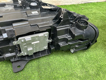 Laden Sie das Bild in den Galerie-Viewer, Frontscheinwerfer BMW 1 F40 8082628 Rechts Scheinwerfer Headlight