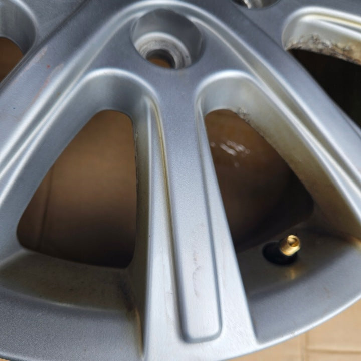 1x Alufelge 16 Zoll 6.5" 5x114.3 45ET Glanz Silber 42611YY310 Toyota Corolla FEL5520968972do