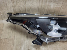 Laden Sie das Bild in den Galerie-Viewer, Frontscheinwerfer Toyota 4 Yaris Rechts Scheinwerfer Headlight SCH5637379363zm