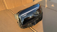Laden Sie das Bild in den Galerie-Viewer, Frontscheinwerfer Mercedes-Benz W247 A2479067903 Links Scheinwerfer Headlight SCH3237444502nx