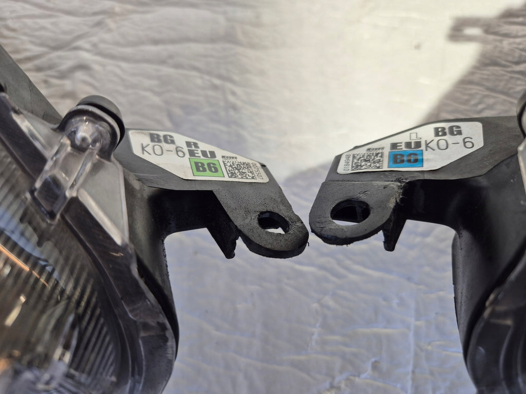 Frontscheinwerfer Toyota Yaris 81130-K0060 Ein Satz Scheinwerfer Headlight SCH1372935069gj