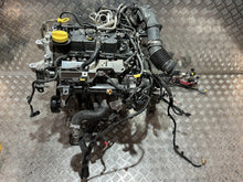 Load image into Gallery viewer, Motor Renault Clio I V H4DE470 1.0 TCE 91PS 67kW 12TKm 2023 Benzin Unkomplett