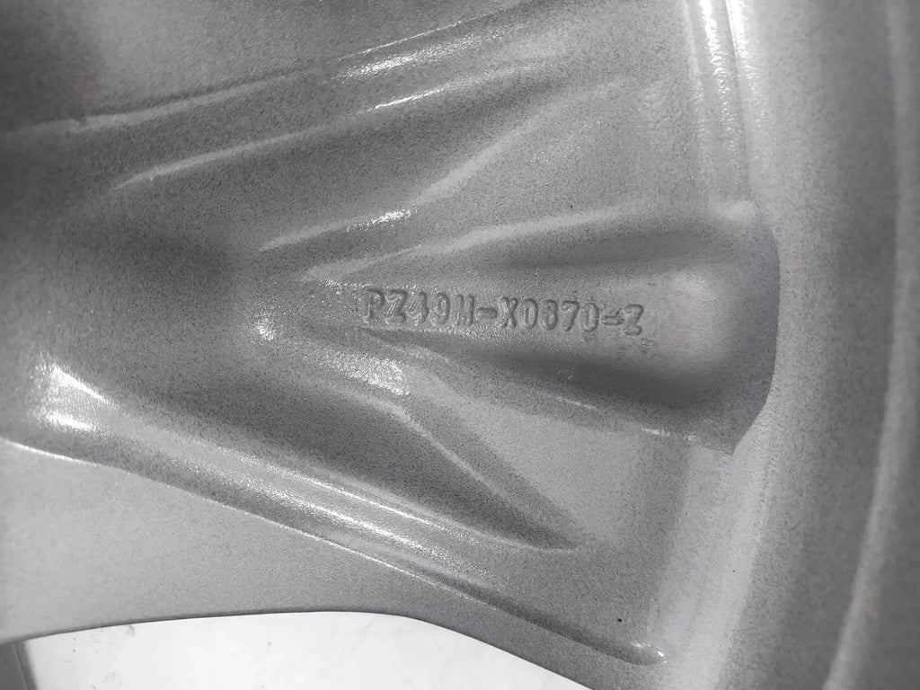 1x Alufelge 17 Zoll 7.0" 5x114.3 39ET PZ49H-X0670-Z Toyota Rav 4 Rim Wheel