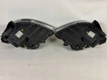 Laden Sie das Bild in den Galerie-Viewer, Frontscheinwerfer Mercedes-Benz W245 A1698207761 Ein Stück (Rechts oder Links) SCH6525419001ed