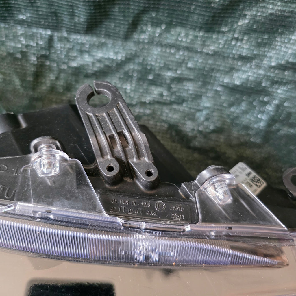 Frontscheinwerfer Toyota Corolla 81150-02860 Rechts Scheinwerfer Headlight SCH6270922217qu