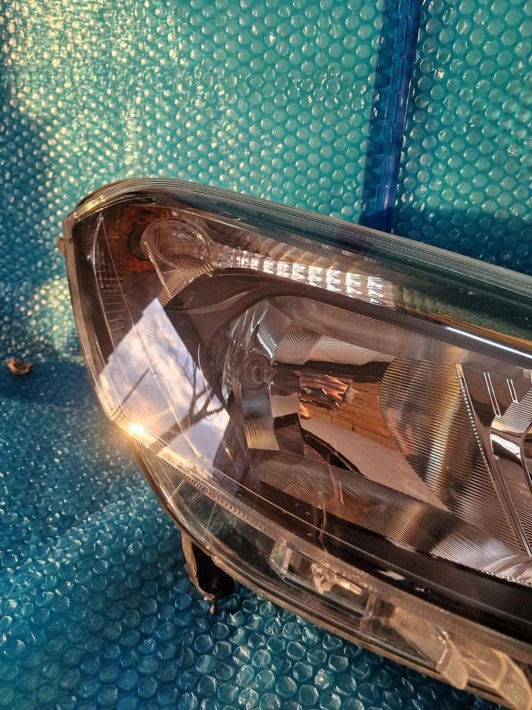 Frontscheinwerfer Ford Transit Courier JT76-13W029-CD Rechts Headlight