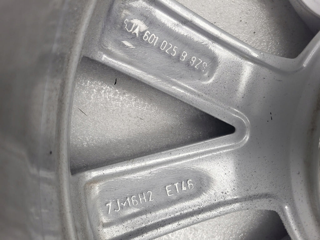 1x Alufelge 16 Zoll 7.0" 5x100 46ET Glanz Silber 5JA601025P Skoda Rapid FEL6617693674gj