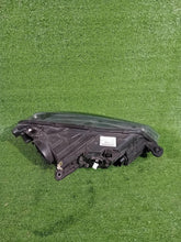 Laden Sie das Bild in den Galerie-Viewer, Frontscheinwerfer Skoda Superb III 3V1941015B Xenon Links Scheinwerfer Headlight SCH3914043504fs