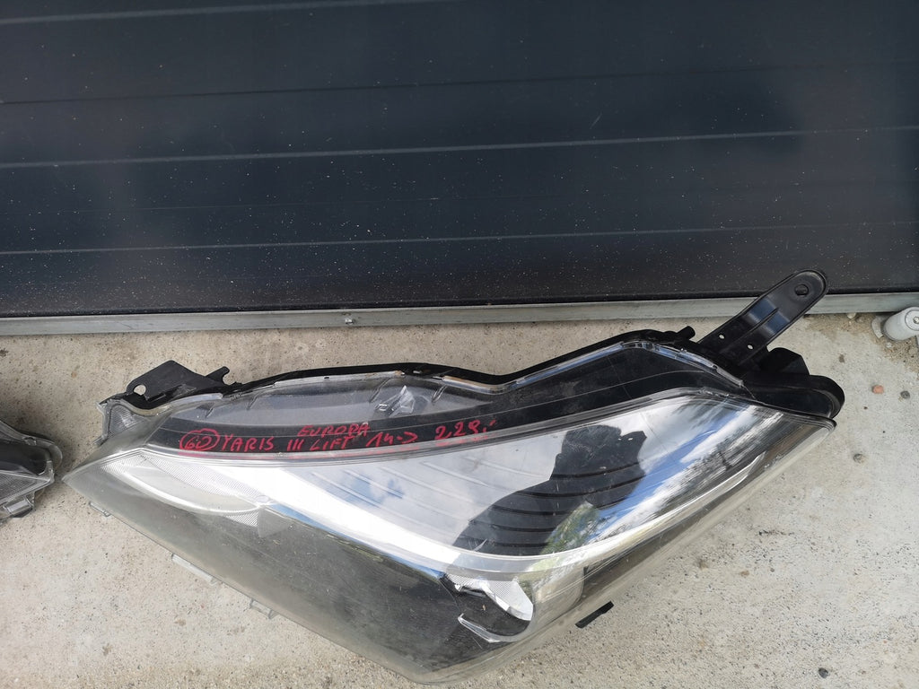 Frontscheinwerfer Toyota Yaris LED Ein Stück (Rechts oder Links) Headlight