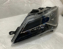 Laden Sie das Bild in den Galerie-Viewer, Frontscheinwerfer Seat Leon 5F1941007G LED Links Scheinwerfer Headlight