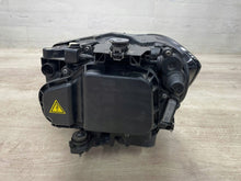 Load image into Gallery viewer, Frontscheinwerfer VW Golf Sportsvan 517941034B Xenon Rechts Headlight SCH9272727718gw