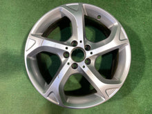 Load image into Gallery viewer, 1x Alufelge 18 Zoll 7.0" 5x112 46ET A1564012500 Mercedes-Benz X156 Rim Wheel FEL3674416051wx