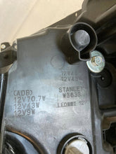 Laden Sie das Bild in den Galerie-Viewer, Frontscheinwerfer Mazda 3 B63C-51030 Rechts Scheinwerfer Headlight