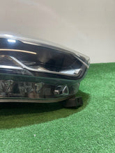 Laden Sie das Bild in den Galerie-Viewer, Frontscheinwerfer Renault Captur I 260107560R Rechts Scheinwerfer Headlight SCH8871596729xp