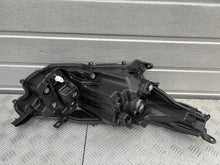 Laden Sie das Bild in den Galerie-Viewer, Frontscheinwerfer Toyota Yaris Links Scheinwerfer Headlight SCH2059269561ks