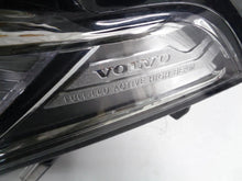 Laden Sie das Bild in den Galerie-Viewer, Frontscheinwerfer Volvo Xc90 32420455 Links Scheinwerfer Headlight