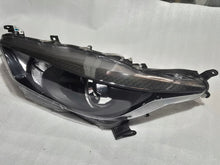 Laden Sie das Bild in den Galerie-Viewer, Frontscheinwerfer Toyota Yaris -24027-EUKO-6 Links Scheinwerfer Headlight SCH6113018553jk
