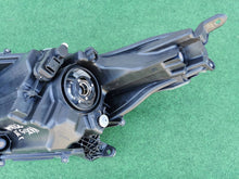 Laden Sie das Bild in den Galerie-Viewer, Frontscheinwerfer Toyota Yaris Rechts Scheinwerfer Headlight SCH1460371990ot