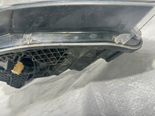 Laden Sie das Bild in den Galerie-Viewer, Frontscheinwerfer Skoda Superb III 3V1941016B Xenon Rechts Headlight