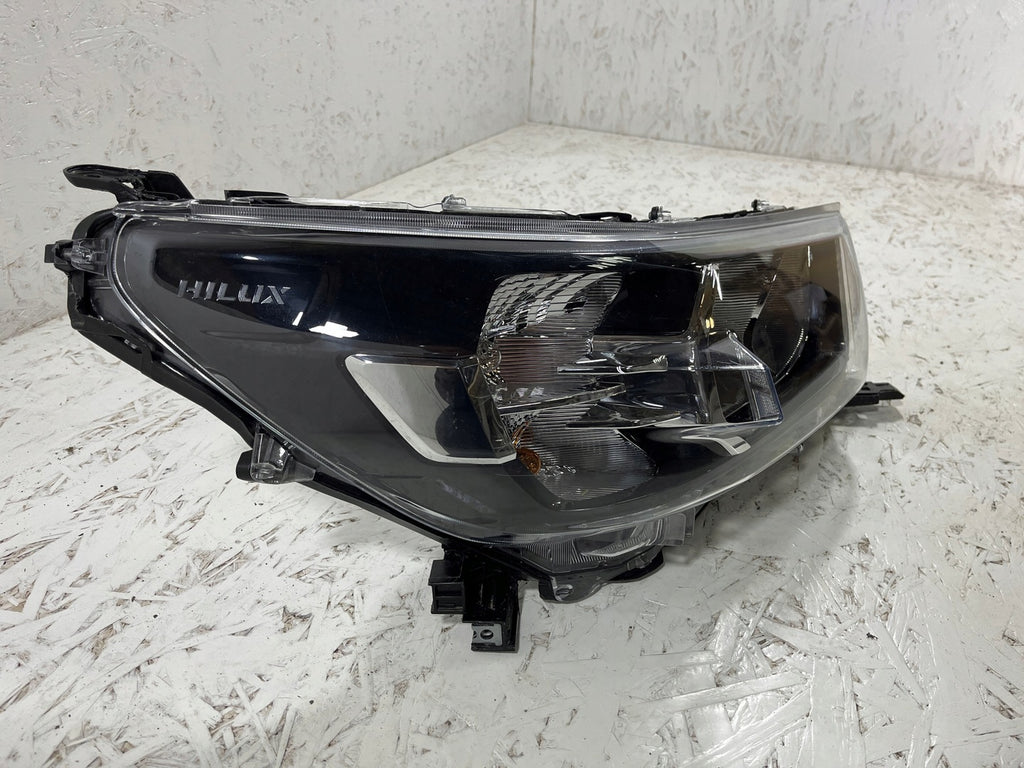 Frontscheinwerfer Toyota Hilux VIII 81110-0KK60 Rechts Scheinwerfer Headlight SCH9686848390lr
