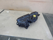 Laden Sie das Bild in den Galerie-Viewer, Frontscheinwerfer Skoda Octavia III 5E1941015F Full LED Links Headlight SCH1908148793dr