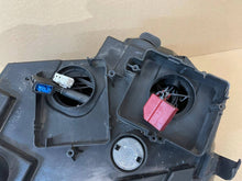 Load image into Gallery viewer, Frontscheinwerfer VW Amarok 2H1941016AF Xenon Rechts Scheinwerfer Headlight SCH7119043803on
