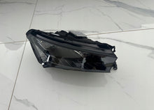 Laden Sie das Bild in den Galerie-Viewer, Frontscheinwerfer Skoda Enyaq IV 5LB941016H Rechts Scheinwerfer Headlight SCH6740857500op