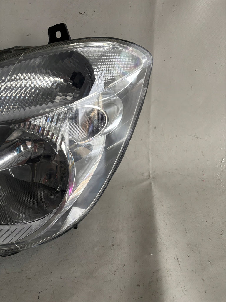 Frontscheinwerfer Mercedes-Benz Sprinter A9068200261 Links Headlight SCH2231589980ym